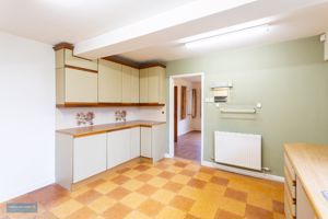 Kitchen- click for photo gallery